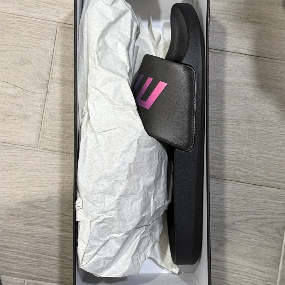 Misbehave black slide